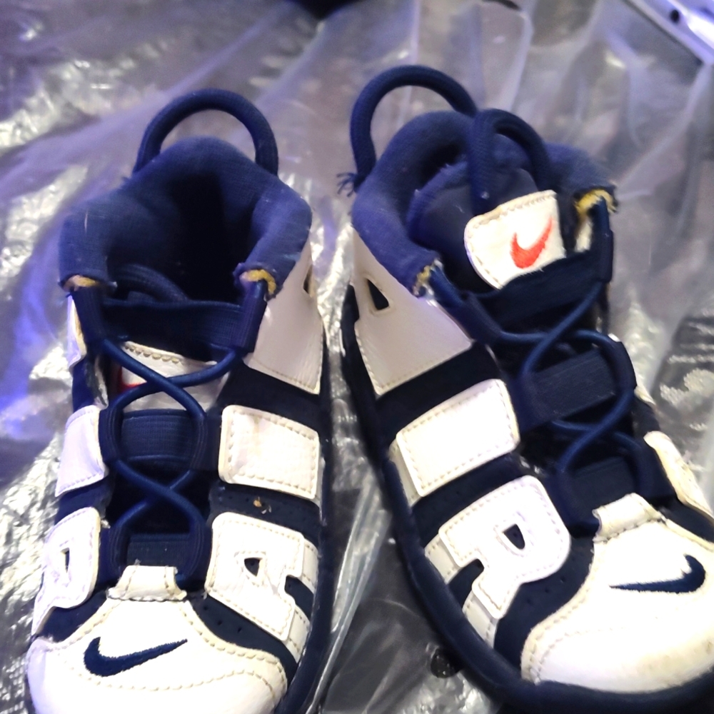 Kids size 8 shoes